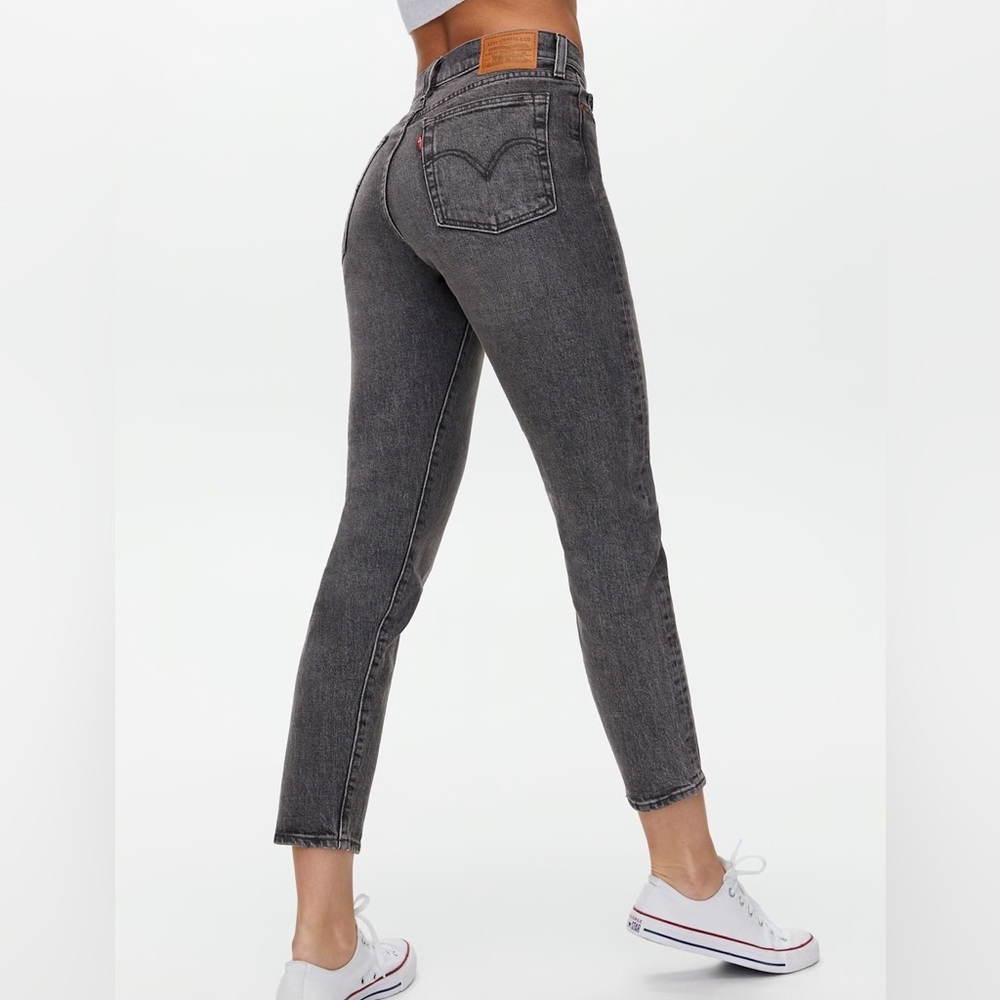 Levi’s Wedgie Icon Jean Size 25 in Better Weathered